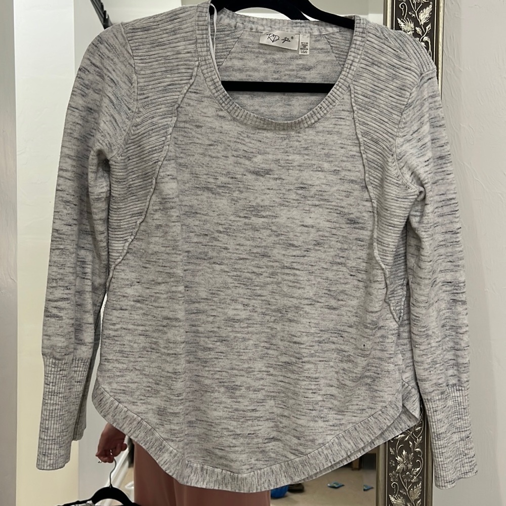 Light gray sweater size L super comfy